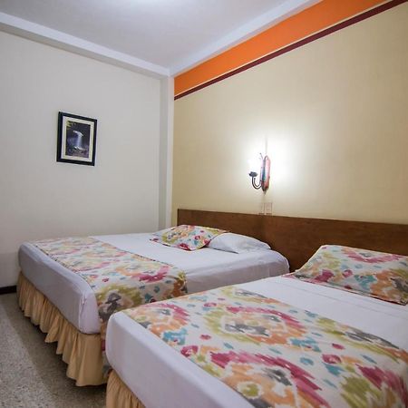 Hotel Valdivia Plaza Jardín Esterno foto