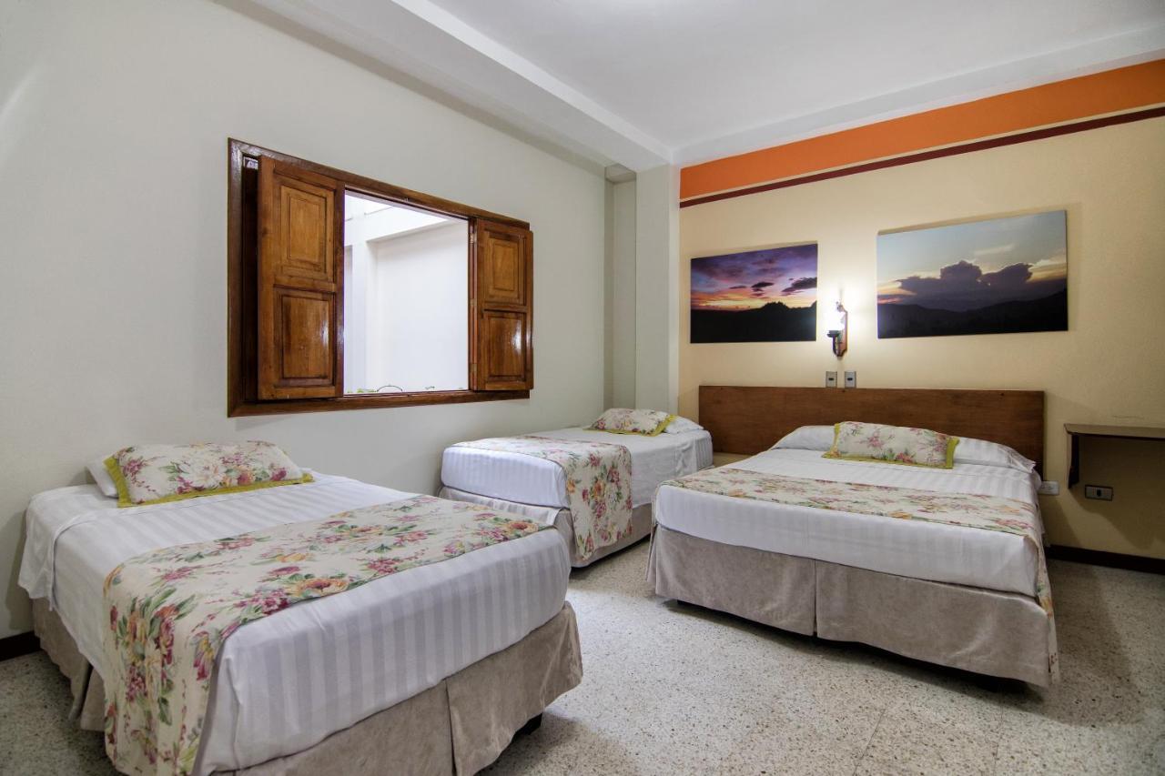 Hotel Valdivia Plaza Jardín Esterno foto