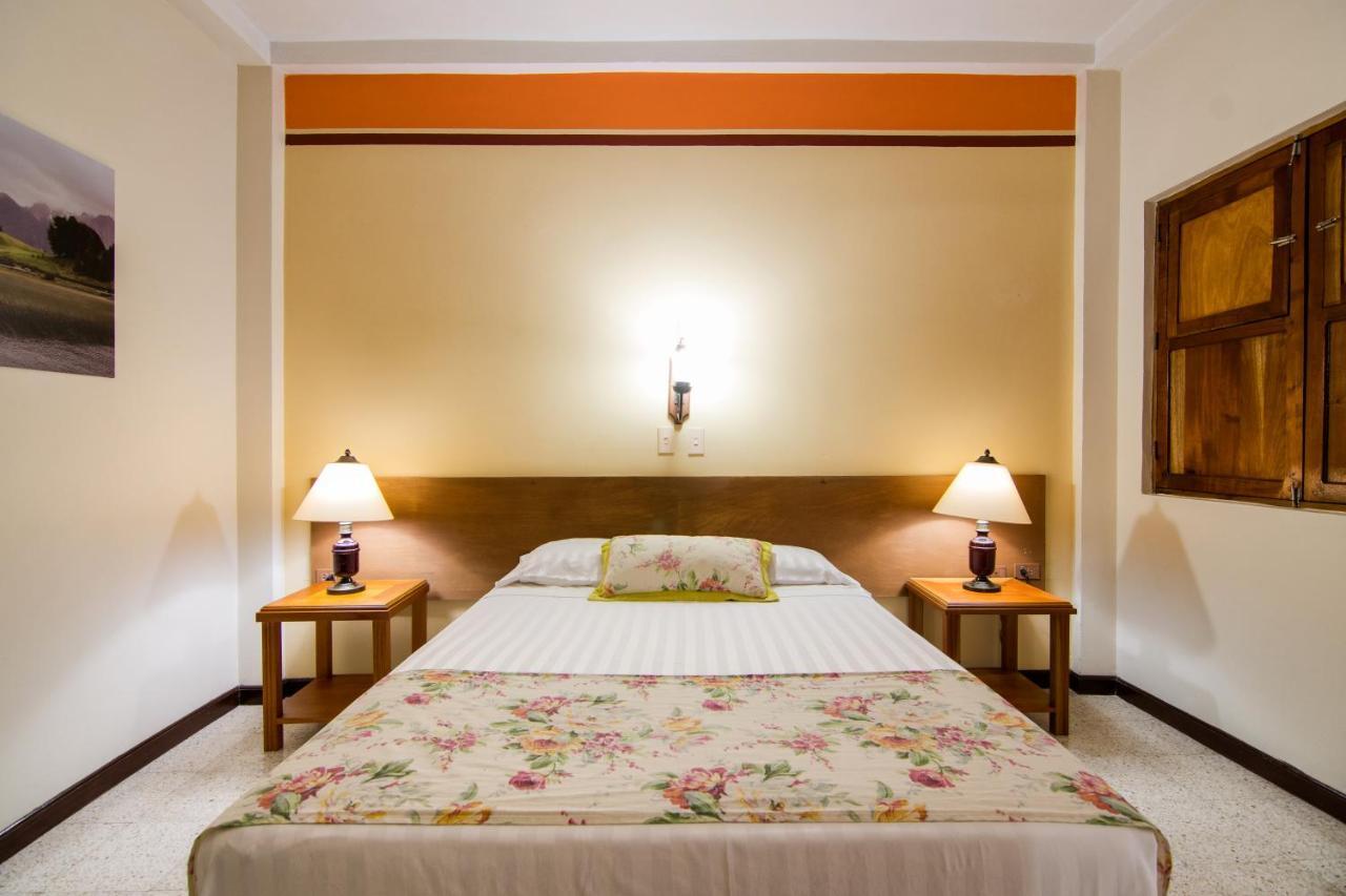 Hotel Valdivia Plaza Jardín Esterno foto
