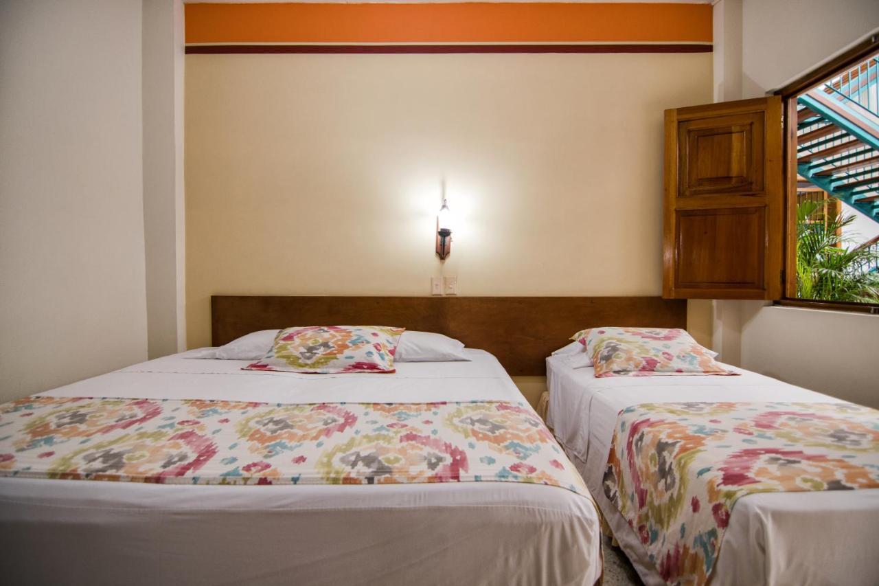 Hotel Valdivia Plaza Jardín Esterno foto